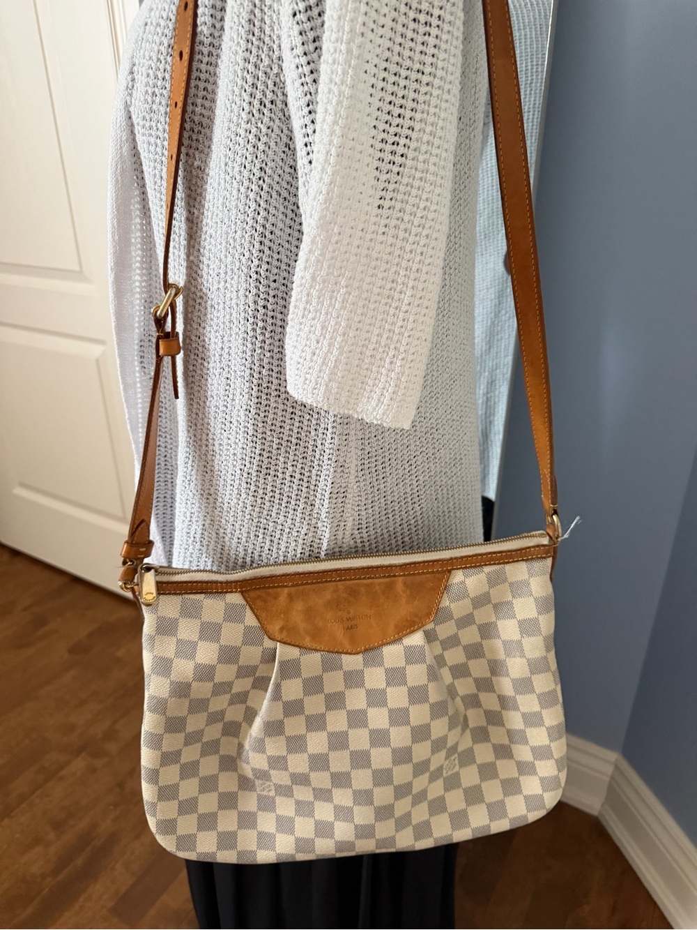 ***Louis Vuitton Damier Tan & Cream Shoulder Bag